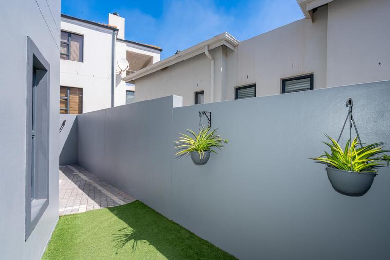 4 Bedroom Property for Sale in Calypso Beach Western Cape